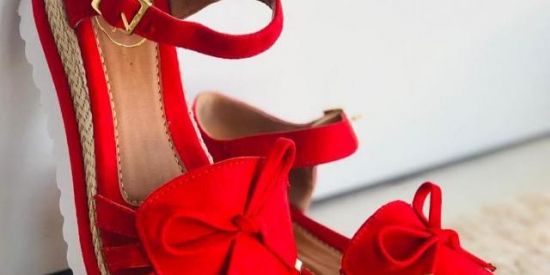 DIVULGATIONS WORLD SHOES